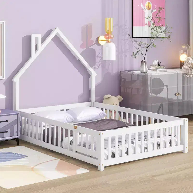 Full House-shaped Headboard Floor Bed with Fence White
