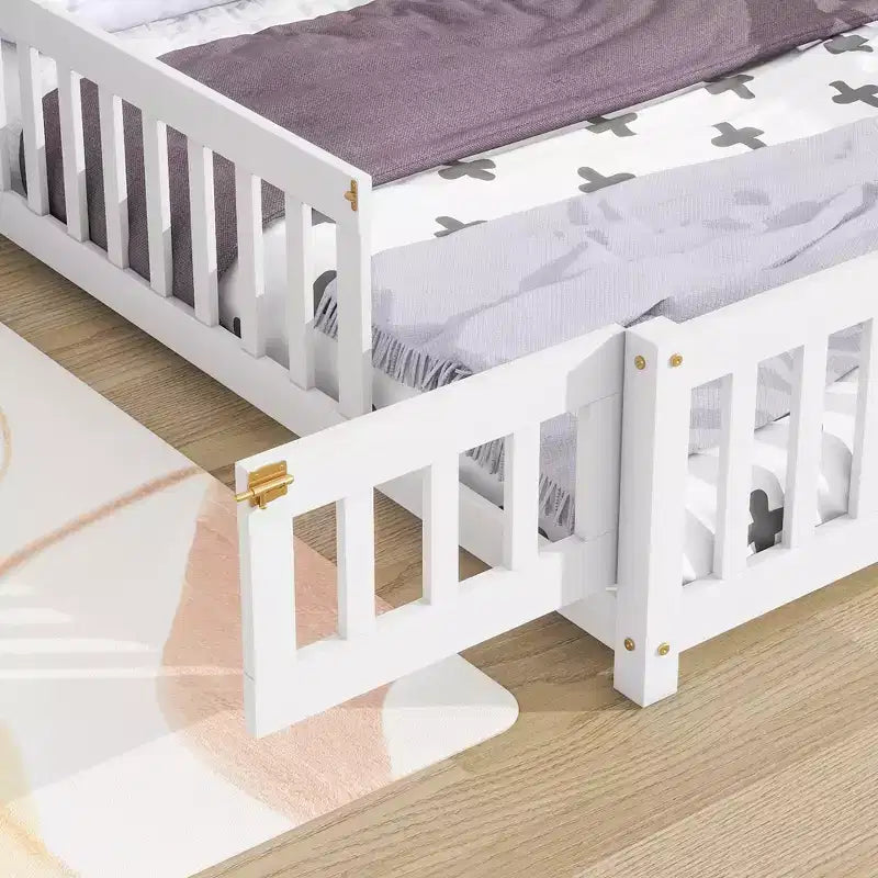 Full House-shaped Headboard Floor Bed with Fence White