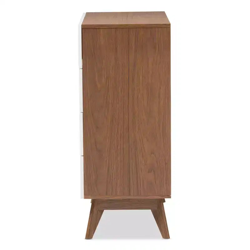 Brązowa komoda z 4 szufladami z drewna w stylu mid-century modern: elegancki skandynawski design, oszczędność miejsca