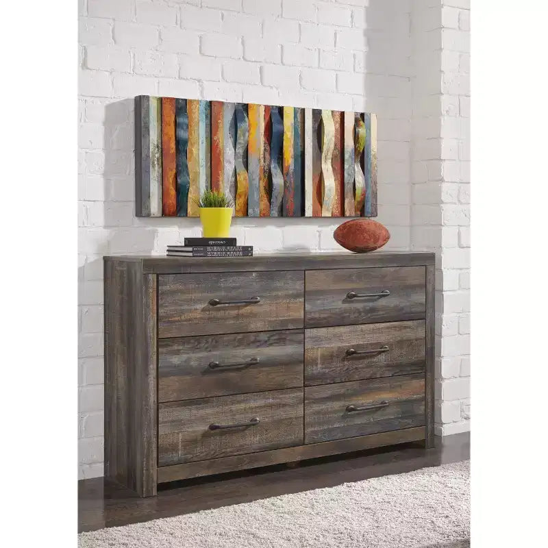 Cassettiera in legno in stile rustico con più cassetti per la camera da letto